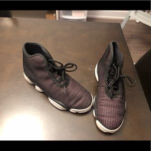 Black white & pink jordan horizon 5.5y